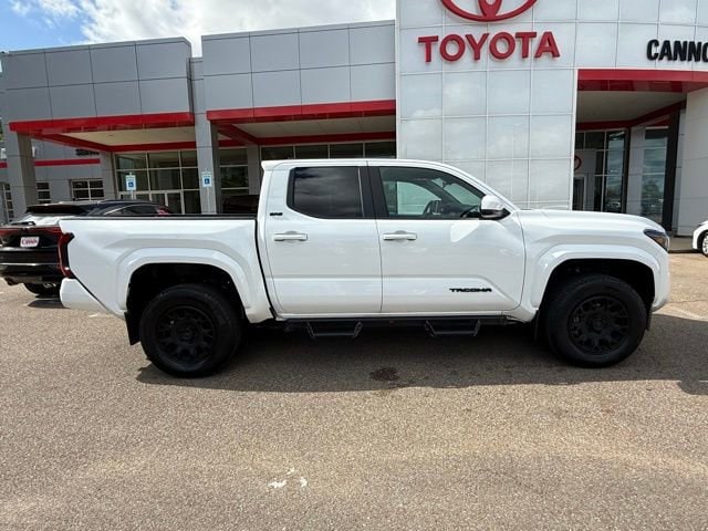 2024 Toyota Tacoma SR5 - Photo 8
