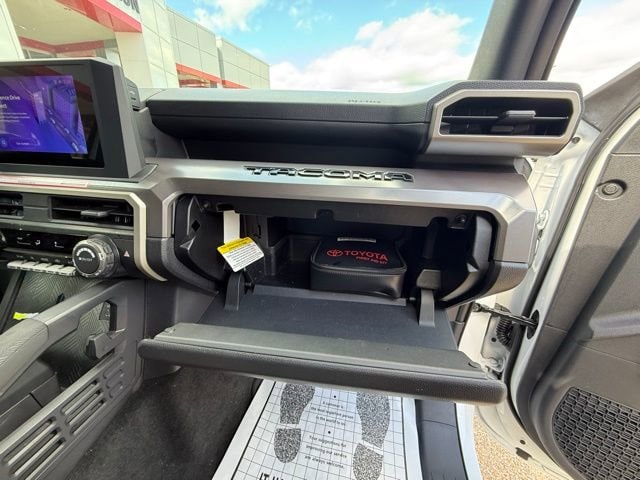 2024 Toyota Tacoma SR5 - Photo 39