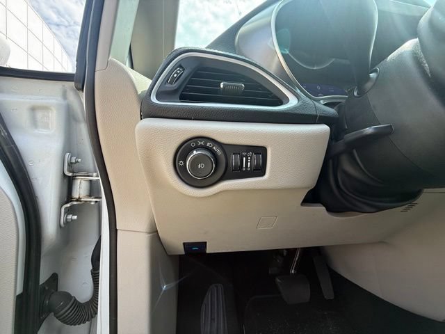 2023 Chrysler Pacifica Hybrid Touring L - Photo 15