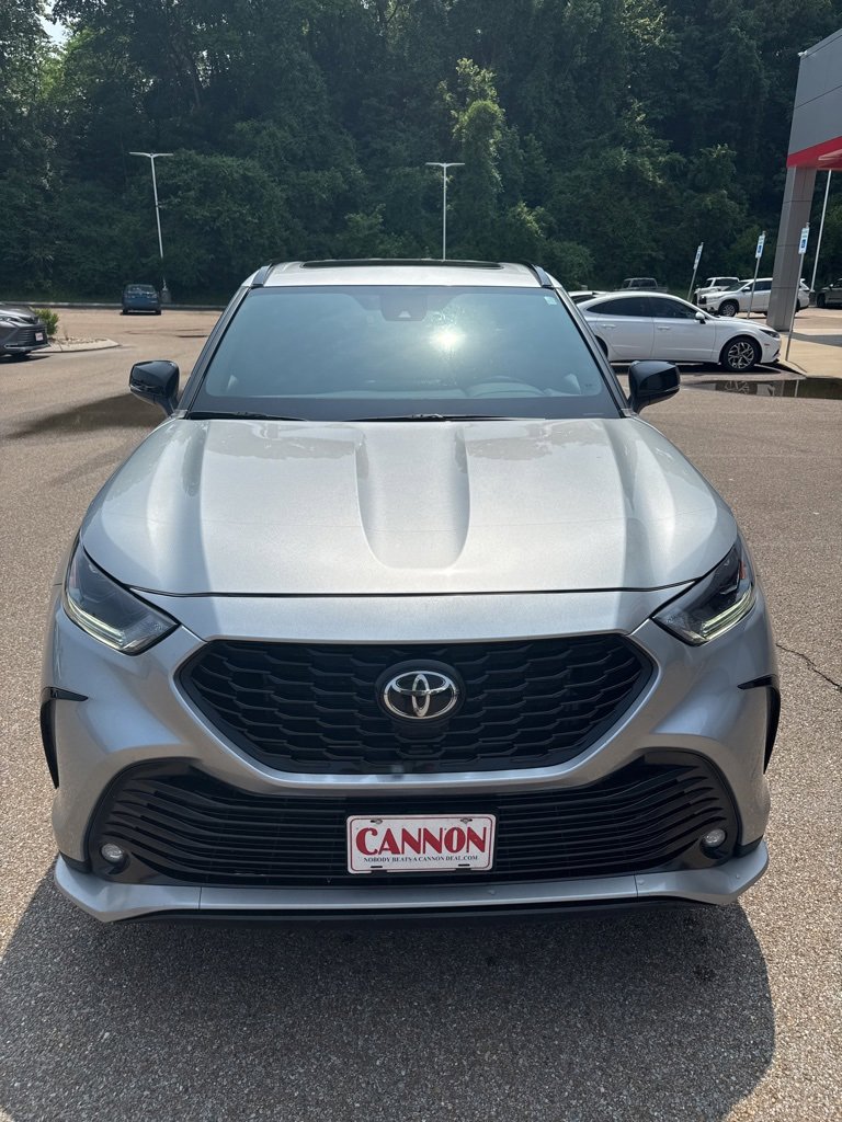 2023 Toyota Highlander L photo 2