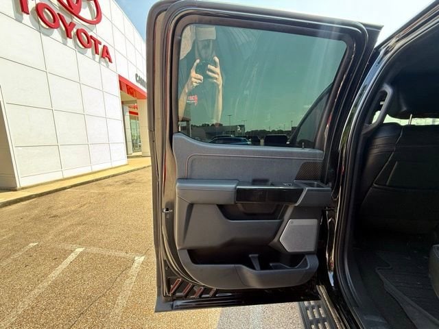 2023 Ford F-150 Raptor - Photo 29