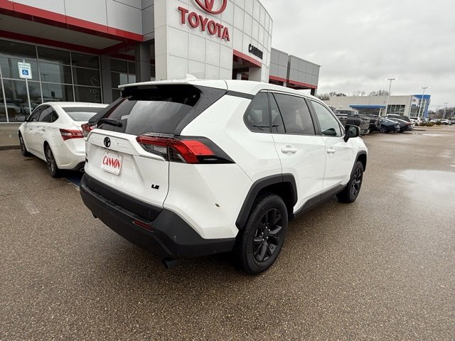 2024 Toyota RAV4 LE photo 3
