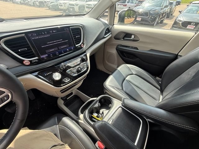 2023 Chrysler Pacifica Hybrid Touring L - Photo 22