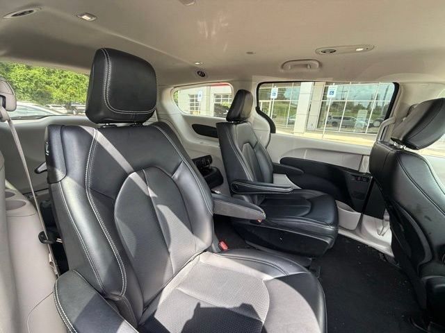 2023 Chrysler Pacifica Hybrid Touring L - Photo 33