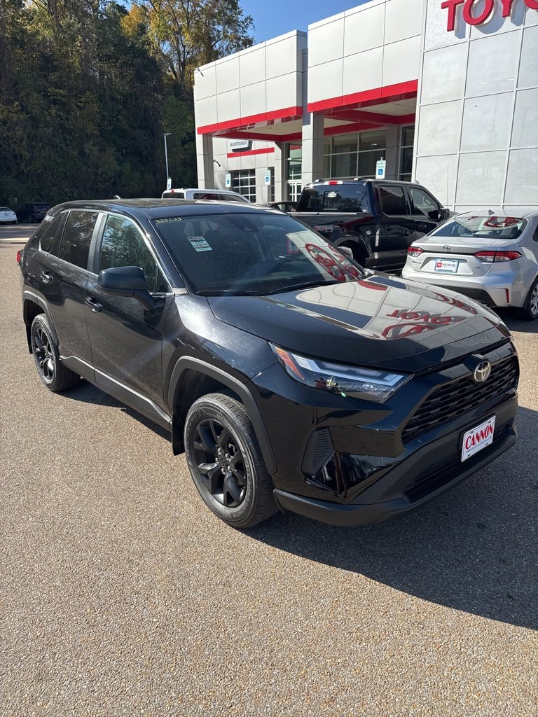 2024 Toyota RAV4 LE photo 2