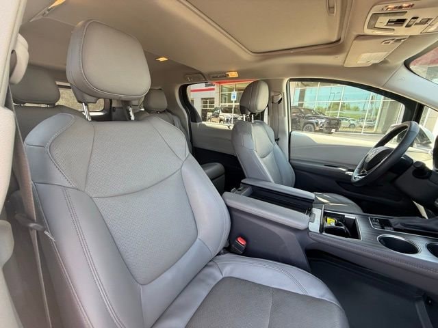 2022 Toyota Sienna Limited - Photo 39