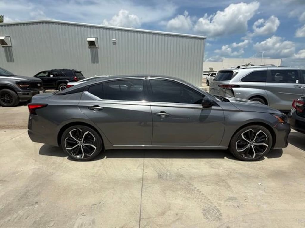 Used 2024 Nissan Altima 2.5 SR Sedan