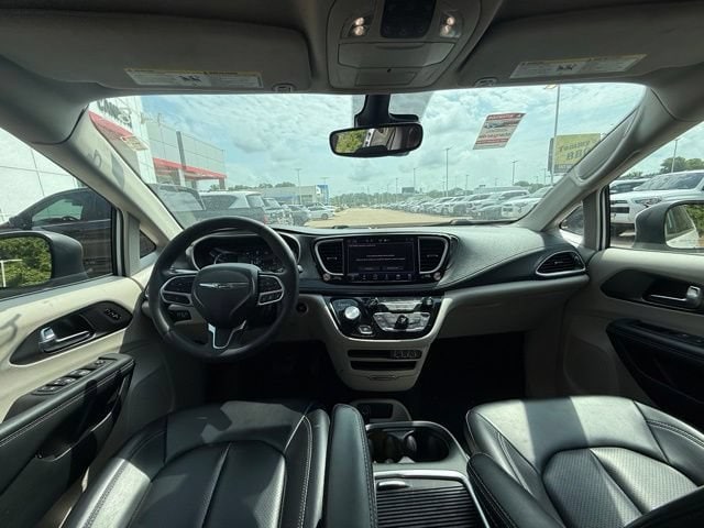 2023 Chrysler Pacifica Hybrid Touring L - Photo 30