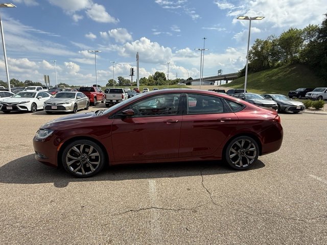 2015 Chrysler 200 S photo 2