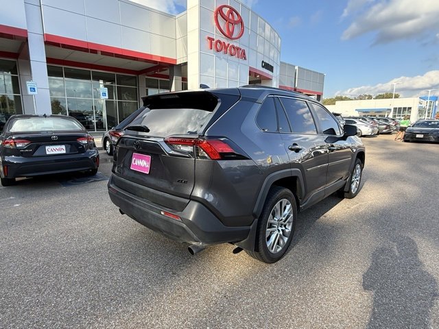 2024 Toyota RAV4 XLE Premium photo 3