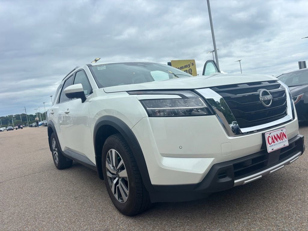 Used 2024 Nissan Pathfinder SL SL 2WD