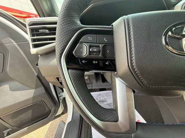 2025 Toyota Tundra Platinum - Photo 17