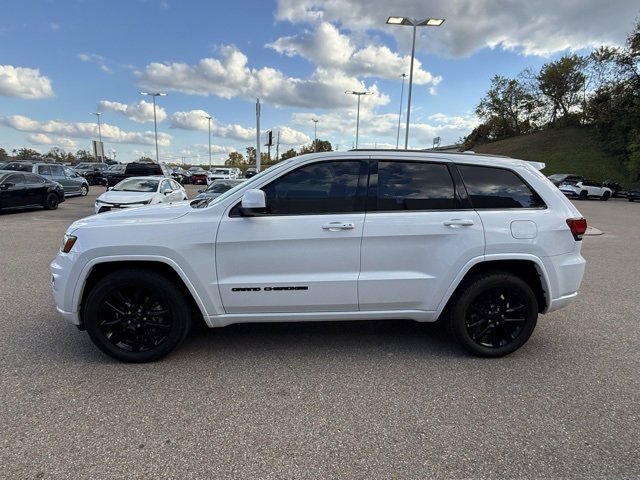 2020 Jeep Grand Cherokee Altitude photo 3