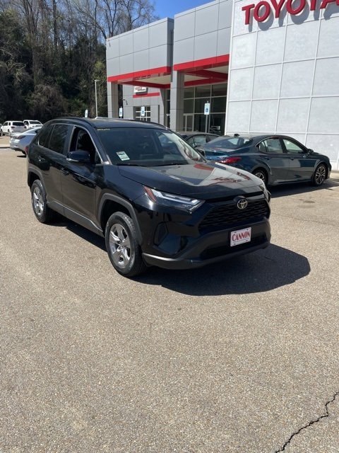Used 2022 Toyota RAV4 XLE with VIN 2T3P1RFV8NW299694 for sale in Vicksburg, MS