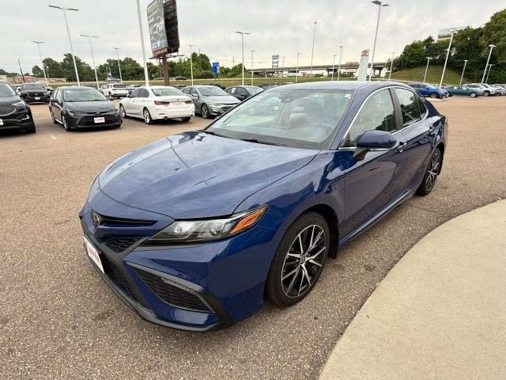 Used 2024 Toyota Camry SE SE Auto