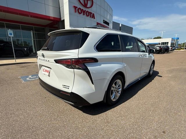 2022 Toyota Sienna Limited - Photo 7