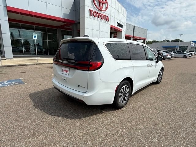 2023 Chrysler Pacifica Hybrid Touring L - Photo 7