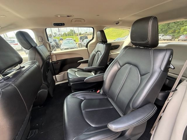 2023 Chrysler Pacifica Hybrid Touring L - Photo 26