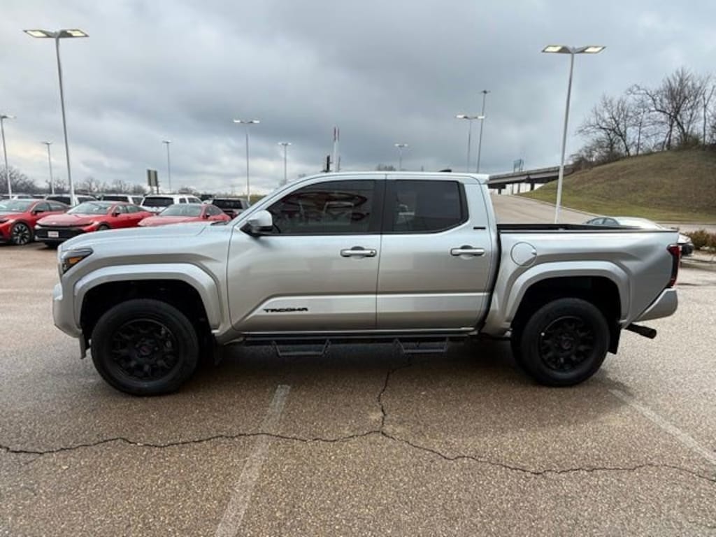 Used 2024 Toyota Tacoma 4WD SR5