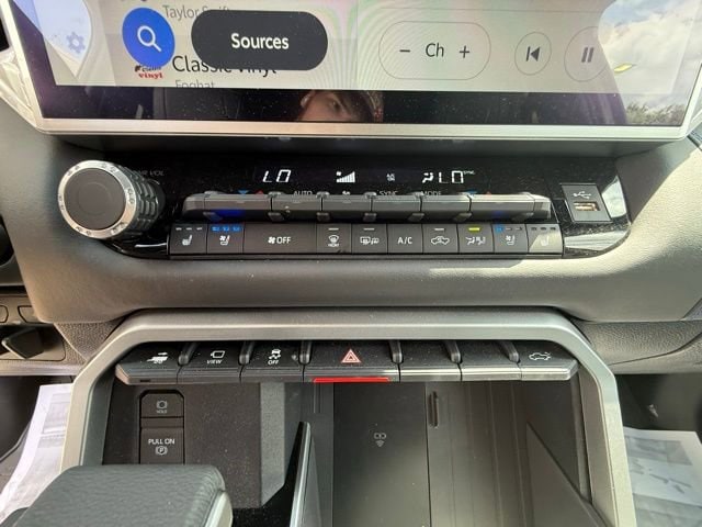 2025 Toyota Tundra Platinum - Photo 24