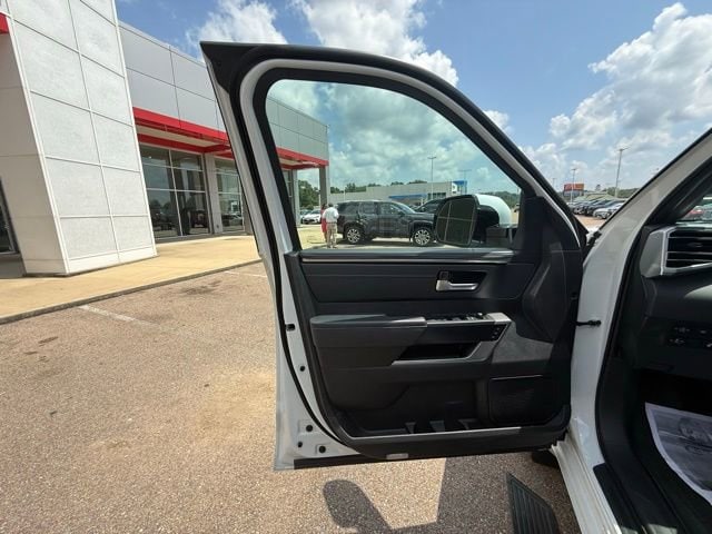 2025 Toyota Tundra Platinum - Photo 11