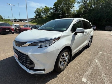2022 Toyota Sienna Limited Limited FWD 7-Passenger