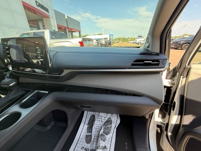 2022 Toyota Sienna Limited - Photo 38
