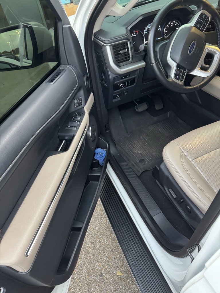 2023 Ford Expedition MAX XLT photo 4