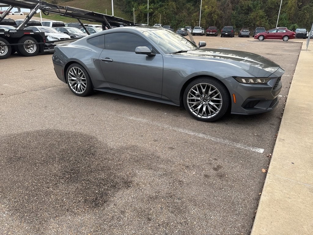 2025 Ford Mustang EcoBoost Premium's photo