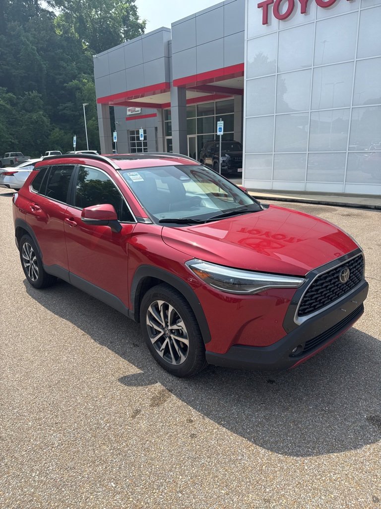 2023 Toyota Corolla Cross XLE photo 2