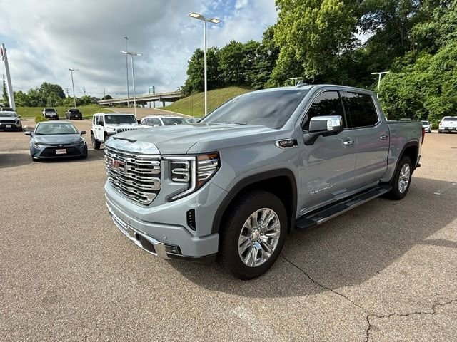 2025 GMC Sierra 4WD Crew Cab Short Box Denali's photo