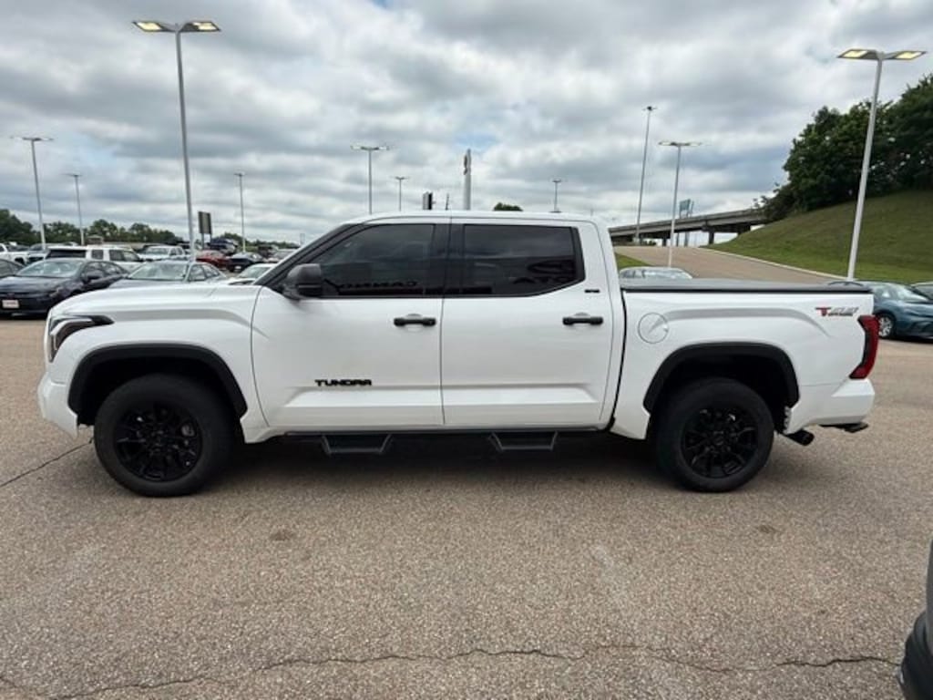 Used 2023 Toyota Tundra 4WD SR5 SR5 CrewMax 5.5 Bed