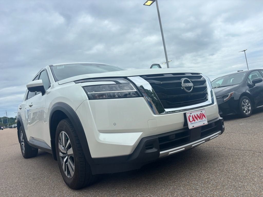 Used 2024 Nissan Pathfinder SL SL 2WD