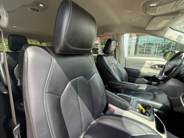 2023 Chrysler Pacifica Hybrid Touring L - Photo 36