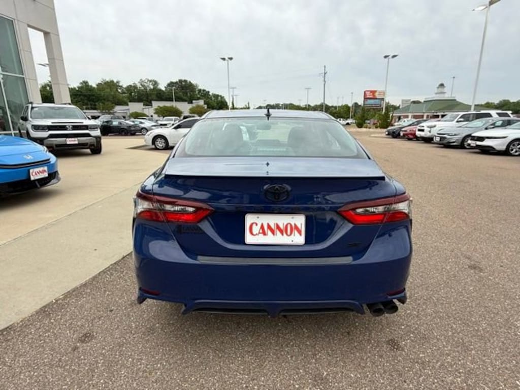 Used 2024 Toyota Camry SE SE Auto