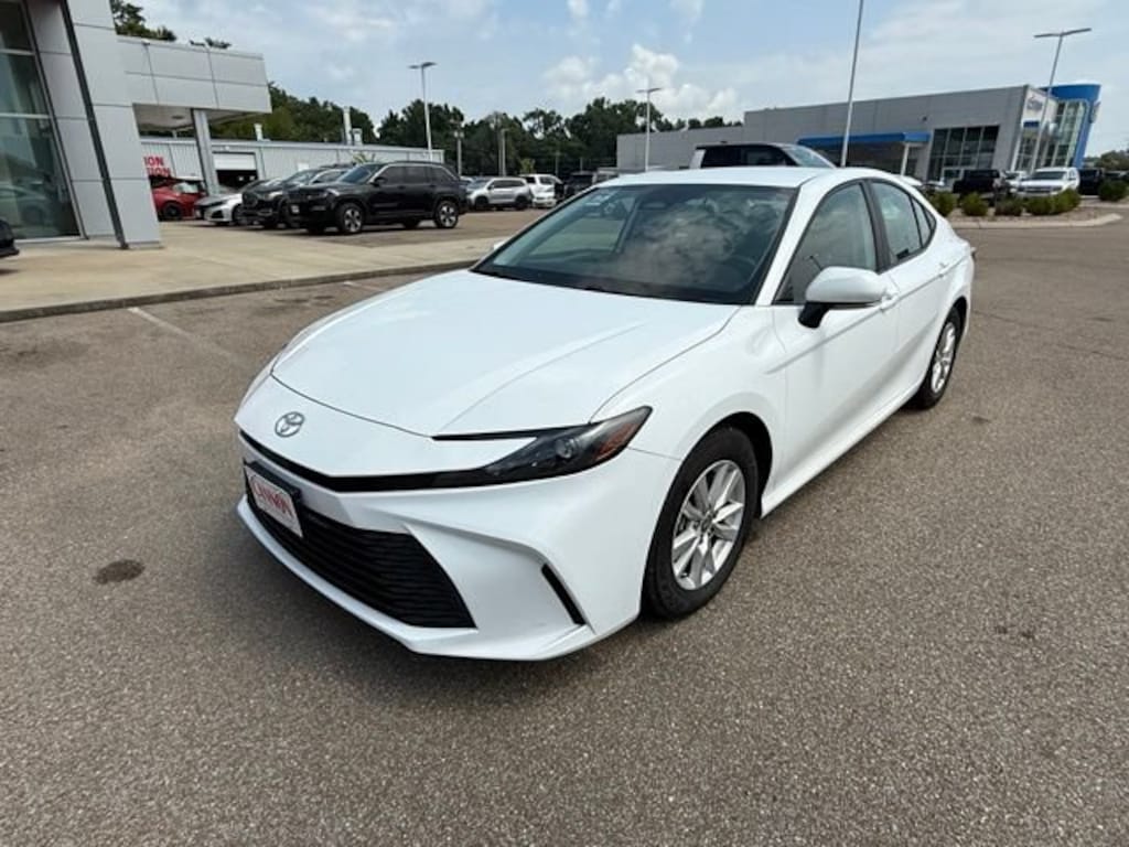 Used 2025 Toyota Camry SE SE