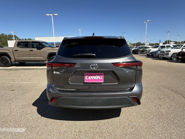 2023 Toyota Highlander L photo 4