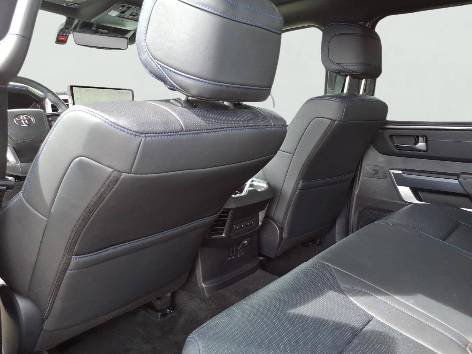2025 Toyota Tundra Platinum - Photo 12