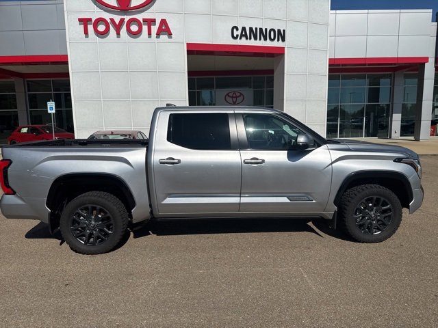 2025 Toyota Tundra Platinum CrewMax photo 4