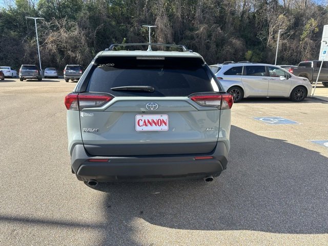 2023 Toyota RAV4 XLE Premium photo 4