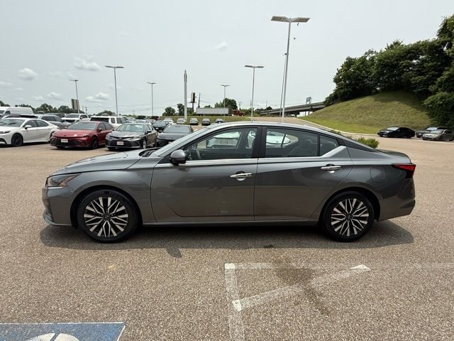 Used 2023 Nissan Altima SV with VIN 1N4BL4DV5PN376371 for sale in Vicksburg, MS