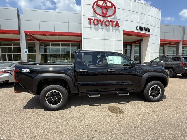 2025 Toyota Tacoma SR5 4x4 Double Cab photo 4