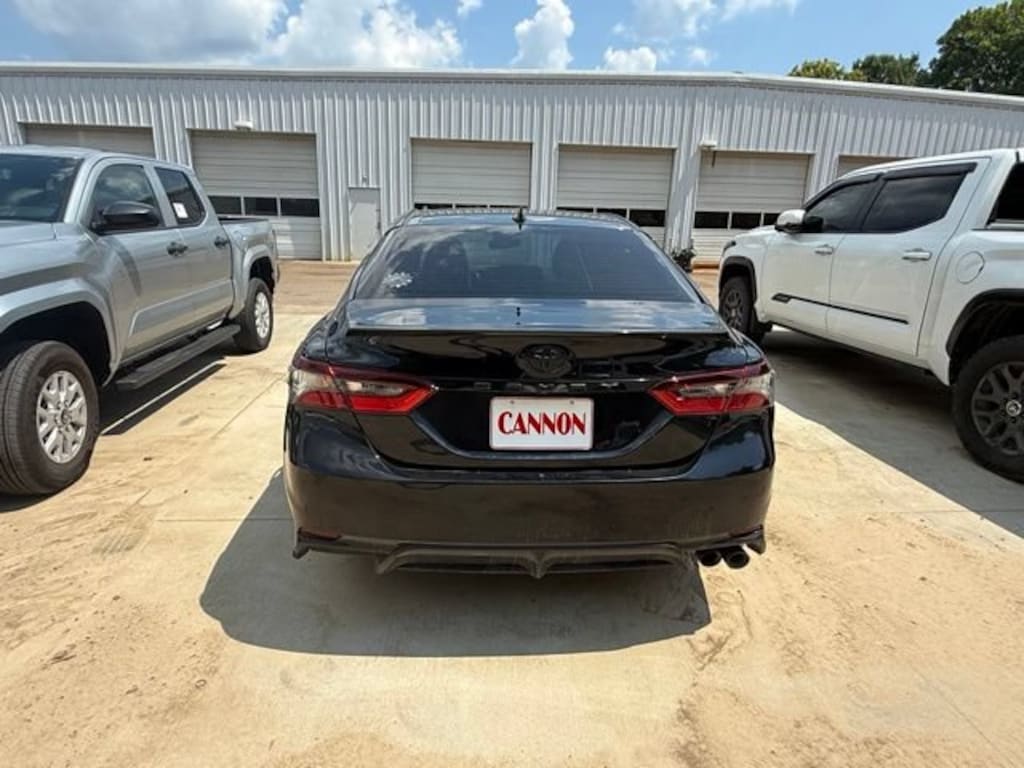 Used 2023 Toyota Camry SE SE Auto