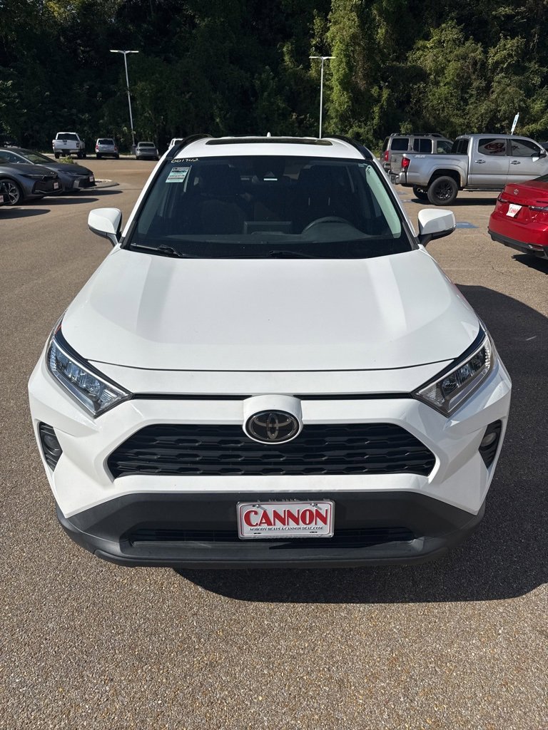 2019 Toyota RAV4 XLE photo 2