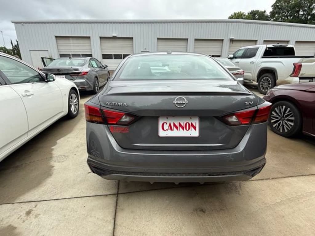 Used 2024 Nissan Altima 2.5 SV Sedan