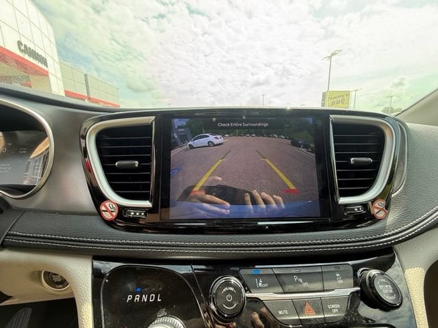 2023 Chrysler Pacifica Hybrid Touring L - Photo 24