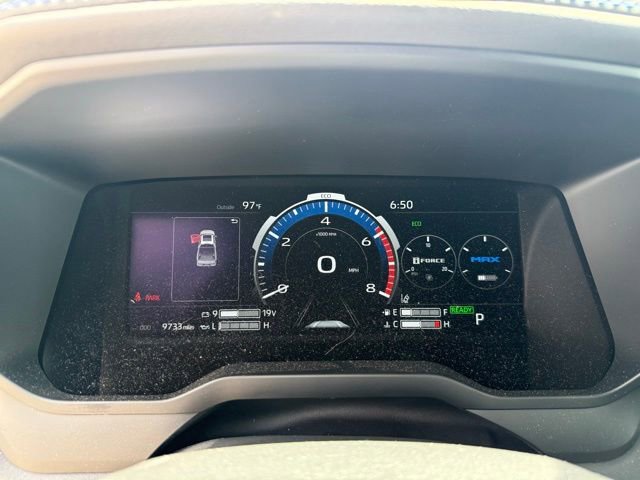 2025 Toyota Tundra Platinum - Photo 16