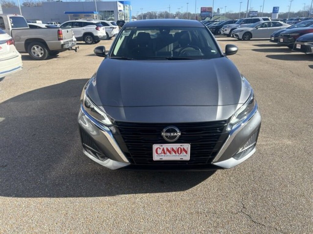 Used 2024 Nissan Altima 2.5 SV Sedan