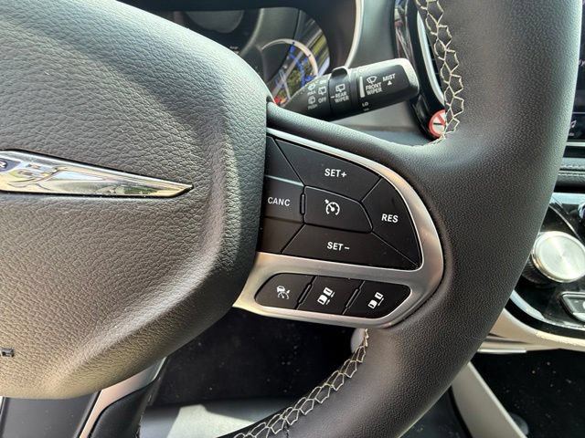 2023 Chrysler Pacifica Hybrid Touring L - Photo 19