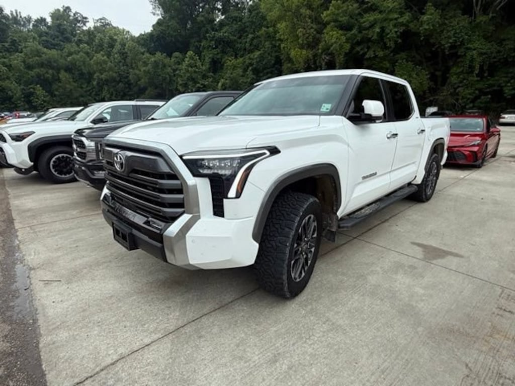 Used 2025 Toyota Tundra 4WD Limited Limited CrewMax 5.5 Bed